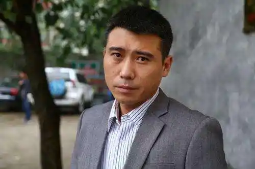 娱乐圈人气最好的70后男明星,张嘉译上榜,第一名演技人品俱佳!