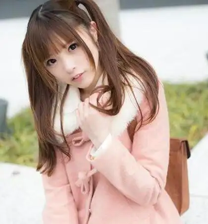 高中女学生适合的微卷卷发发型,校花级的颜值你不想拥有吗?