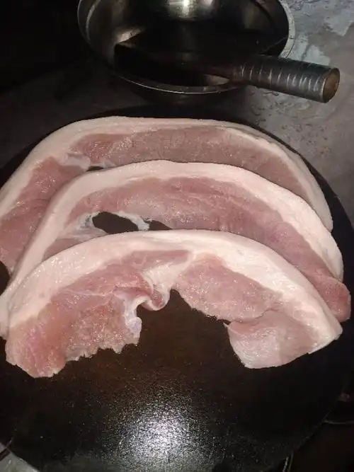 买新鲜的三分肥七分瘦的猪肉