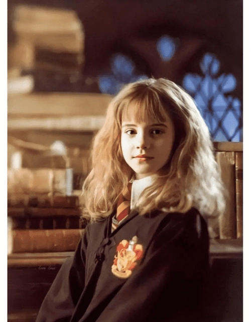 艾玛·沃特森长得特别美,所以经常登上各大时尚杂志的封面,真的是很受