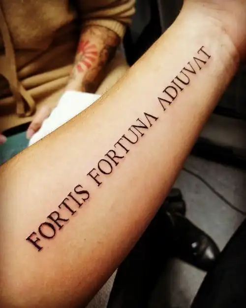 手臂纹身素材 男生手臂上简单的英文纹身图案