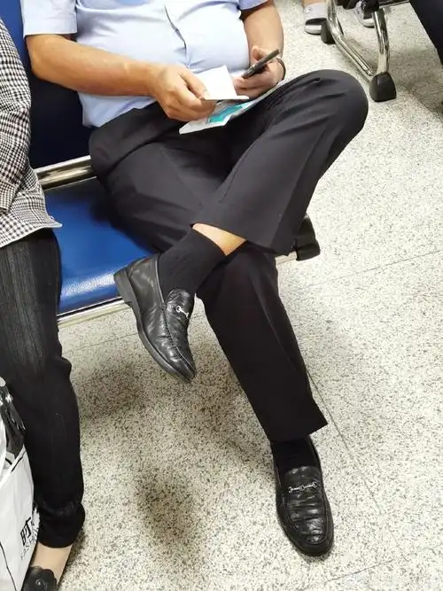 皮鞋##大叔正装男##皮鞋黑袜正装大叔