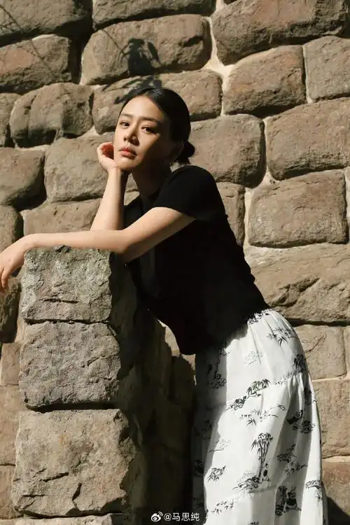 马思纯水墨妆造##马思纯中式水墨装