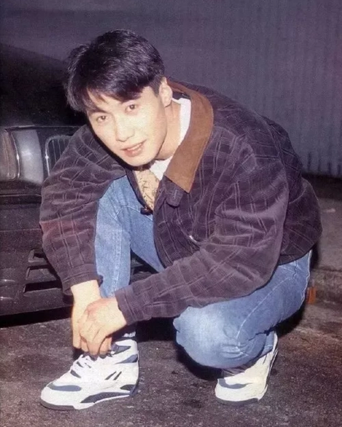 黎明早年青涩旧照曝光眉目清秀满满文艺气息秒杀小鲜肉