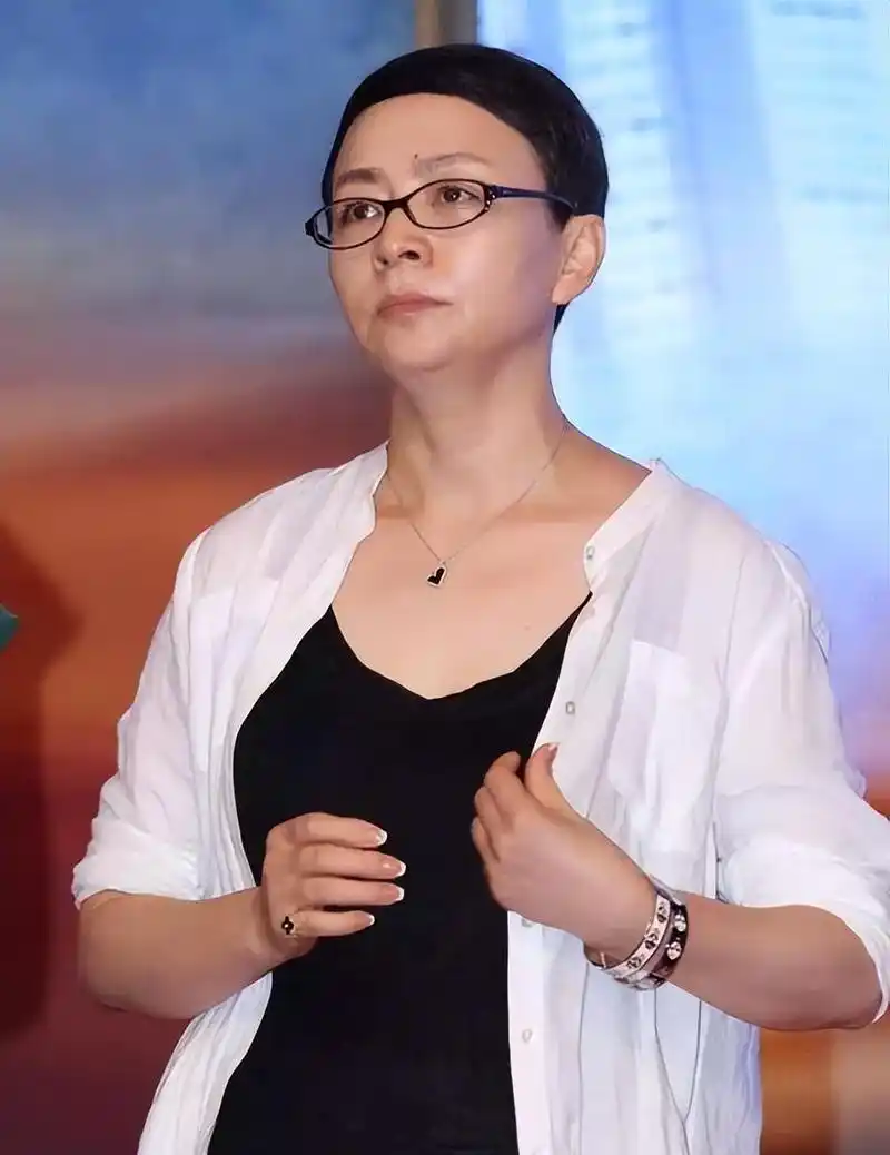 宋丹丹惊曝身世之谜,网友惊呼!