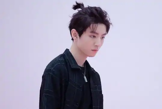 发型|王俊凯_网易订阅