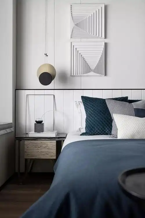 沉稳的蓝色作为主色调引导空间情绪,"线"与"形"的元素贯穿整个场域