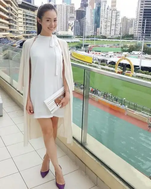 香港美女陈雅思生活自拍照气质出众|陈雅思|自拍照|美女_新浪网