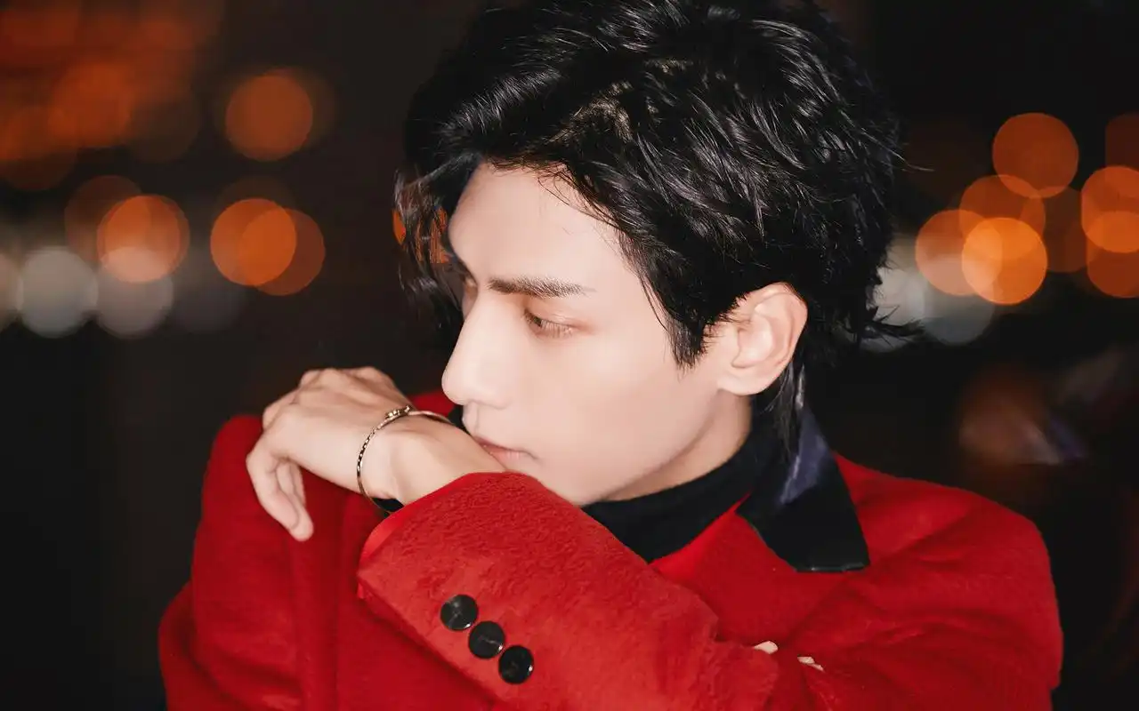 罗云熙精致帅气写真桌面壁纸