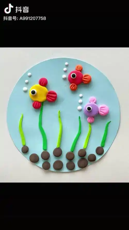 适合幼儿园宝宝做的粘土画小鱼简单好看亲子手工粘土手工幼儿手工儿童