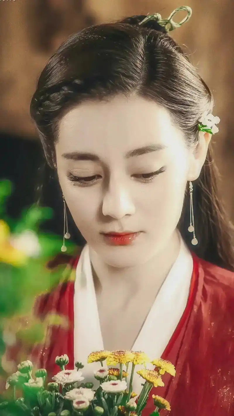 迪丽热巴 #古风 #国风古韵 四套红衣古装造型你更喜欢哪个 - 抖音