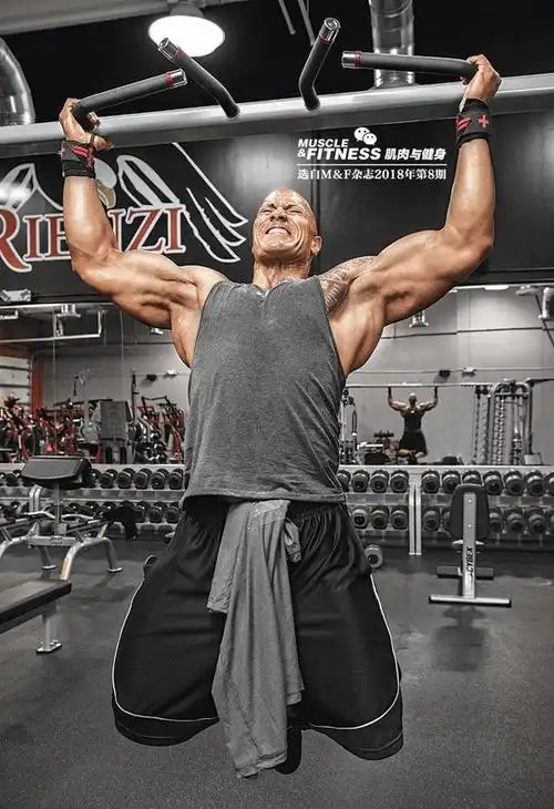 「封面人物」巨石强森:人类的肌肉硬汉,将竞选下一任美国总统?