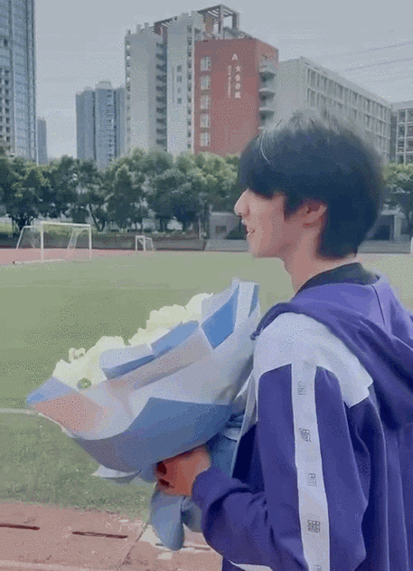 中考结束后的刘耀文