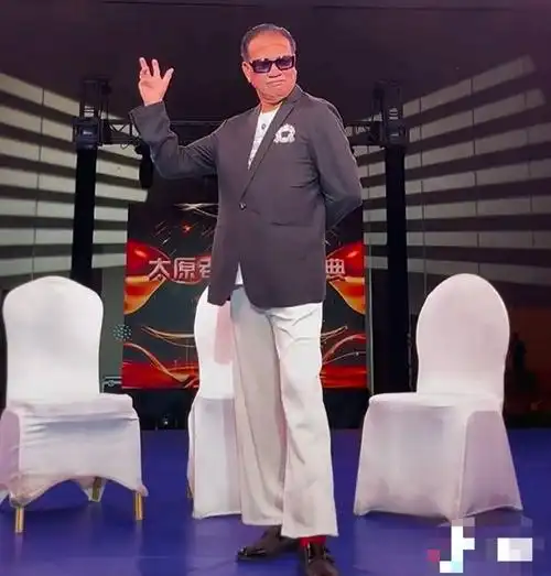 63岁万梓良商演太卖力!