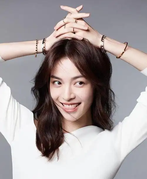 冯小刚直言:她"太能装"了,一辈子也难红,更别提拿奖了