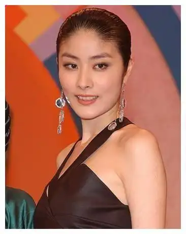 陈慧琳近照,丈夫秃顶显沧桑,陈慧琳曾表示:老公秃得不算太难看