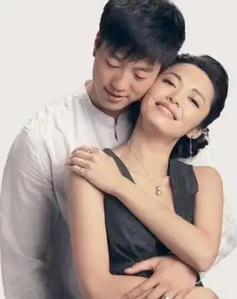 姚晨凌潇肃的"较量":魔高一尺道高一丈 姚晨与凌潇肃的婚姻,曾经备受