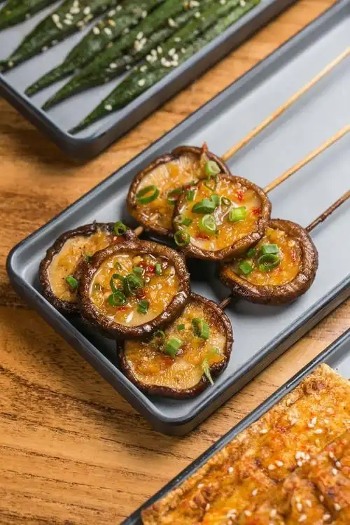 『风味烤香菇』生蚝是烧烤中的招牌美食之一.