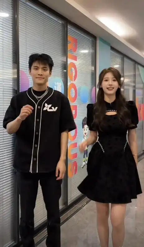 网红"一栗小莎子"官宣怀孕,评论区满是醋意,男友身份曝光|吴磊|孕肚