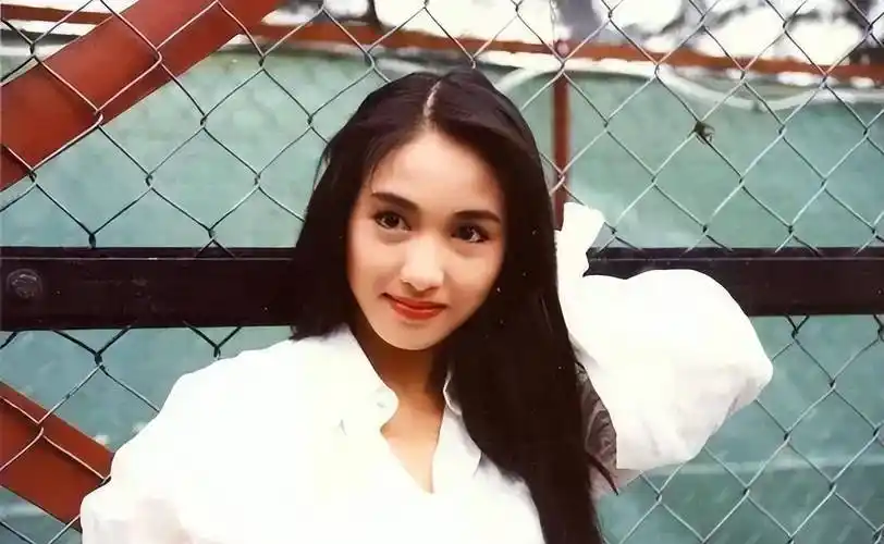 黎姿,嫁残疾富豪,她用14年终于证明自己:我没错