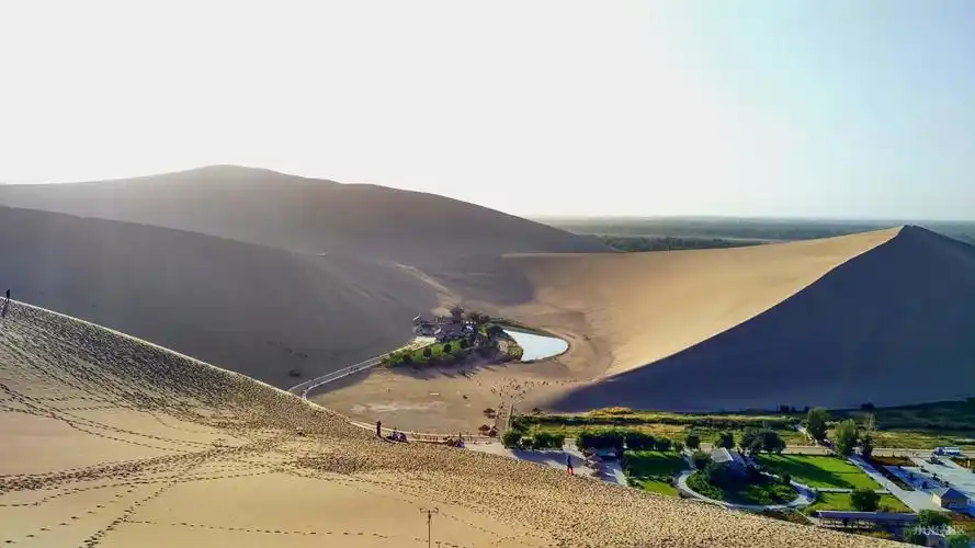 小米note:鸣沙山——天空俯拍月牙泉