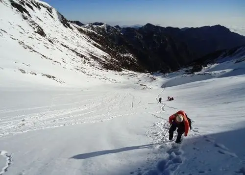 冰雪天地 ~~~ 雪季攀登雪山