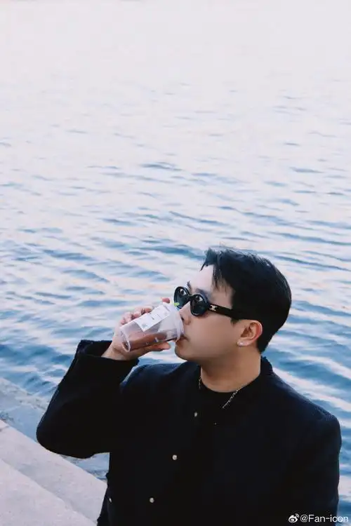 男生拍照##博主日常##男生穿搭##citywalk##天津生活