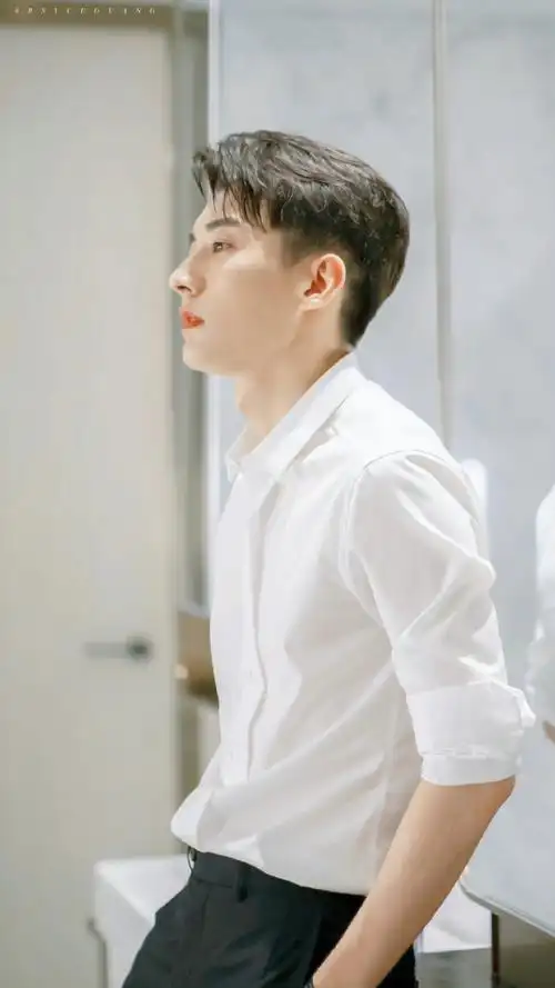 科班出生,183净身高腿长117cm是谁?是刘学义吖～@mr_刘学义