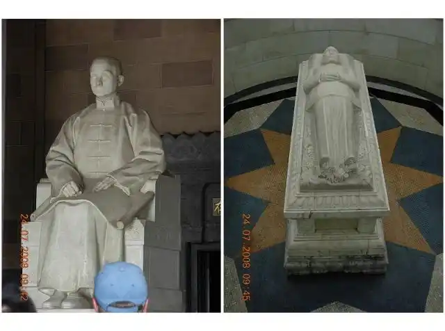 正对下面的石棺,棺椁上安放着孙中山先生身着中山装的汉白玉卧像,与其