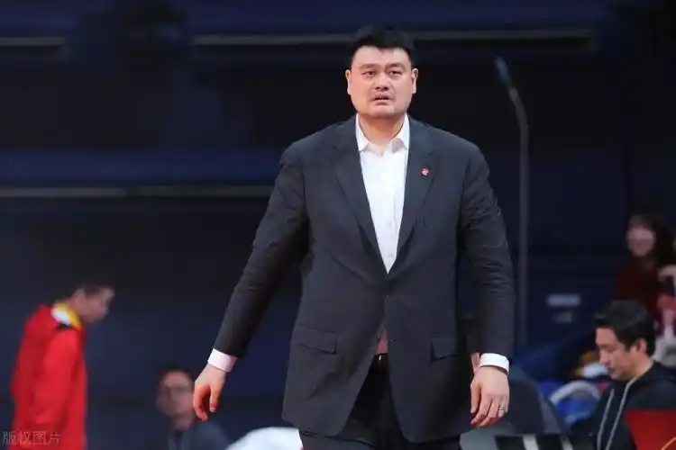 姚明谈中国男篮为何输日本韦德做客cctv5乔帅去皇马主场看球