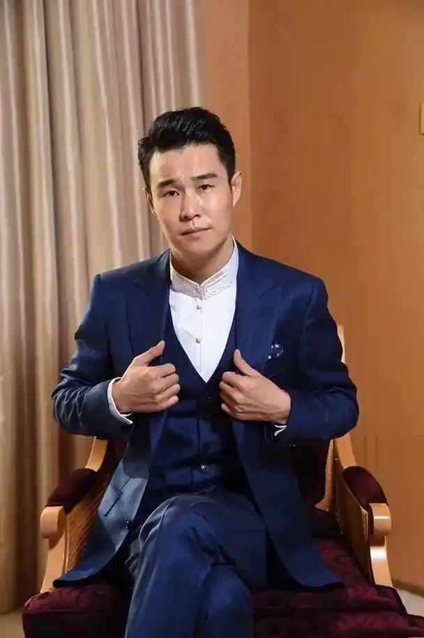 熟悉的喜剧人小沈阳下