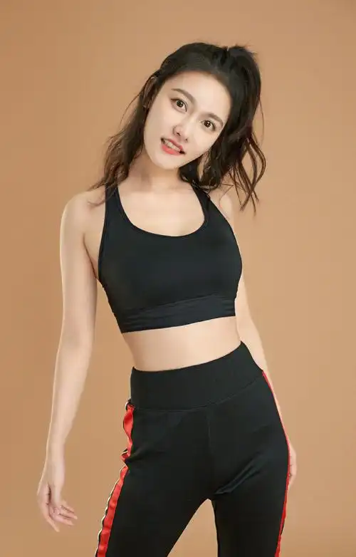 孙骁骁活力俏皮运动风写真图片