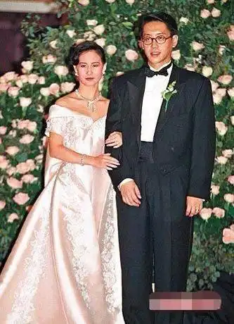 最会玩儿的豪门太太李嘉欣的生猛情史和她背后的8个隐藏玩家