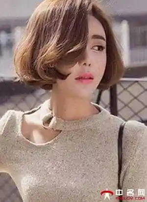 减龄女生短发发型图片空气刘海短发微烫卷