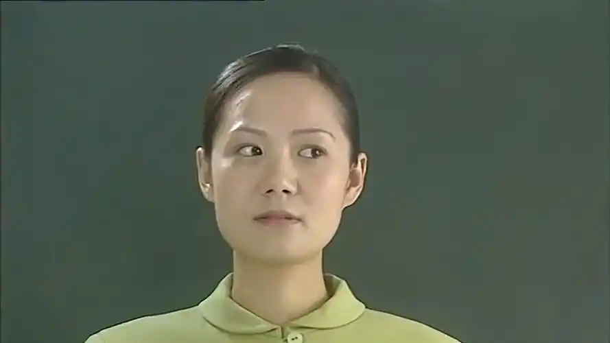 快乐星球乐乐扶老奶奶过马路迟到哪料被金刚提前说中哄堂大笑