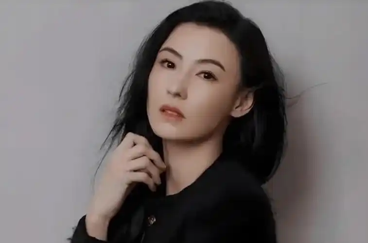 张柏芝大儿子传来最新消息:恋上46岁女教练!年龄比爷爷女朋友还大