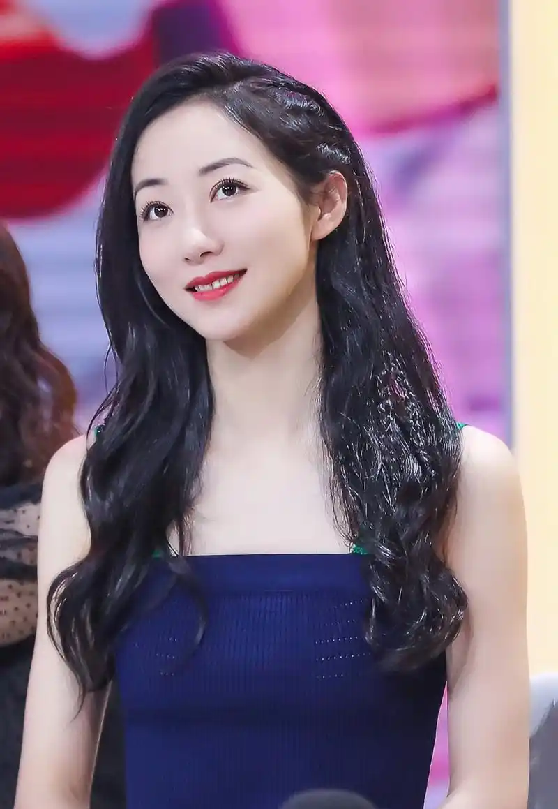 韩雪天天向上甜美笑容活动照