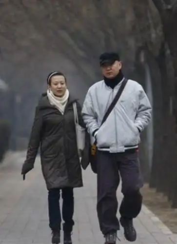 图郭冬临老婆疑曝光互喂甜食似热恋情侣