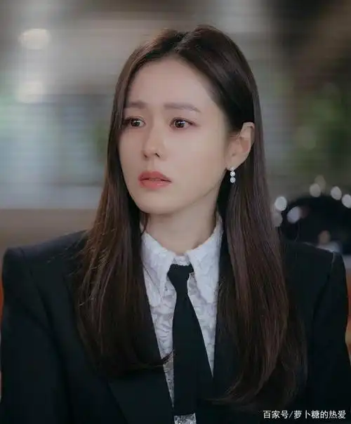 因为《爱的迫降》,孙艺珍欧尼圈粉众多,演技与颜值惊艳观众