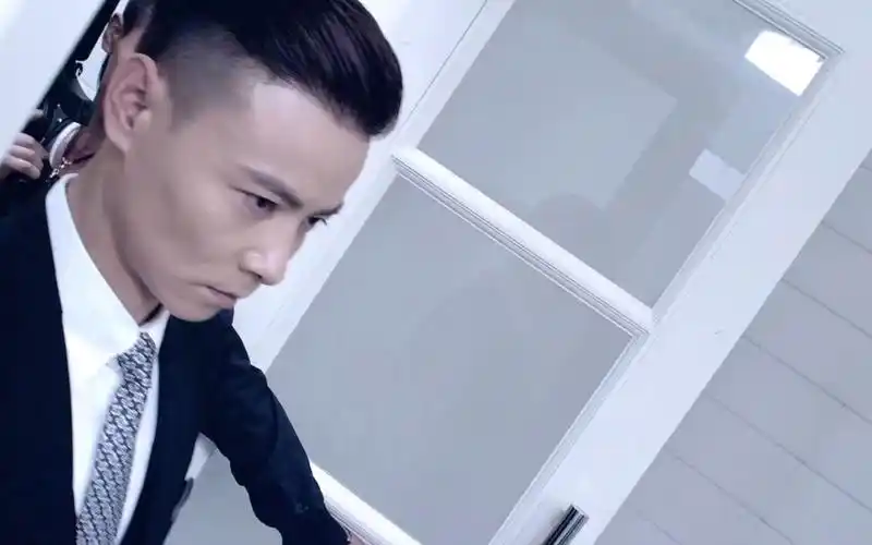 西装暴徒 张晋,不要轻易惹一个穿西装的人!