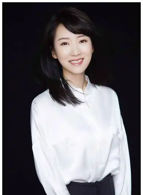 作为一个女演员,李念一直以来都保持着良好的形象和状态.