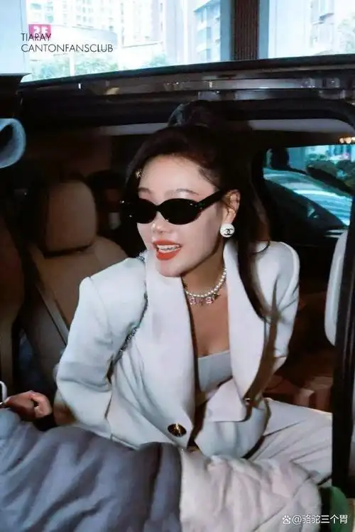 相信在《浪姐 5》的舞台上,袁娅维也能展现她多样的音乐才华,为观众