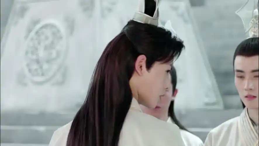 出演择天记的你还没有经历那段黑暗的时候,那时候的你肯定相信世界上