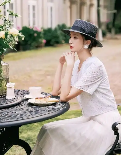 夏天女人穿衣记住这3个原则时尚有品位不掉档次又赚回头率