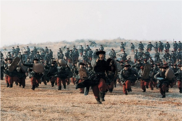 古代战场冲锋第一排士兵最先受攻击为何还往前冲原因有些意外