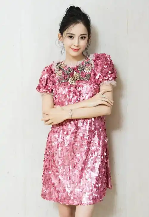 古力娜扎越穿越清凉!薄纱时尚裙时尚动人,清凉时尚!