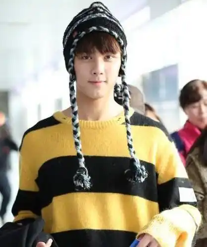 小鲜肉扎辫子,刘昊然,吴磊萌翻了,最后一个被赞比女孩子还漂亮_小辫子