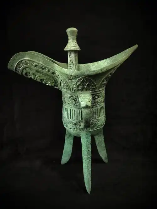 了爵,斝,觚,觯,角等,作为专名,即指饮酒器或温酒器,相当于后世的酒杯