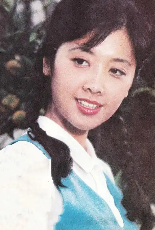 朱琳:嫁给圈外丈夫,结婚42年无儿无女,现在究竟怎样?