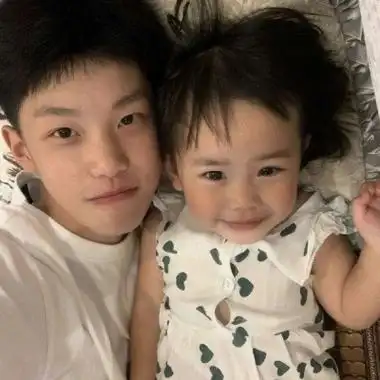 萌娃情侣头像一左一右